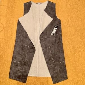 HYFVE.. Women’s Size M Charcoal-Gray Vest! (BNWT)